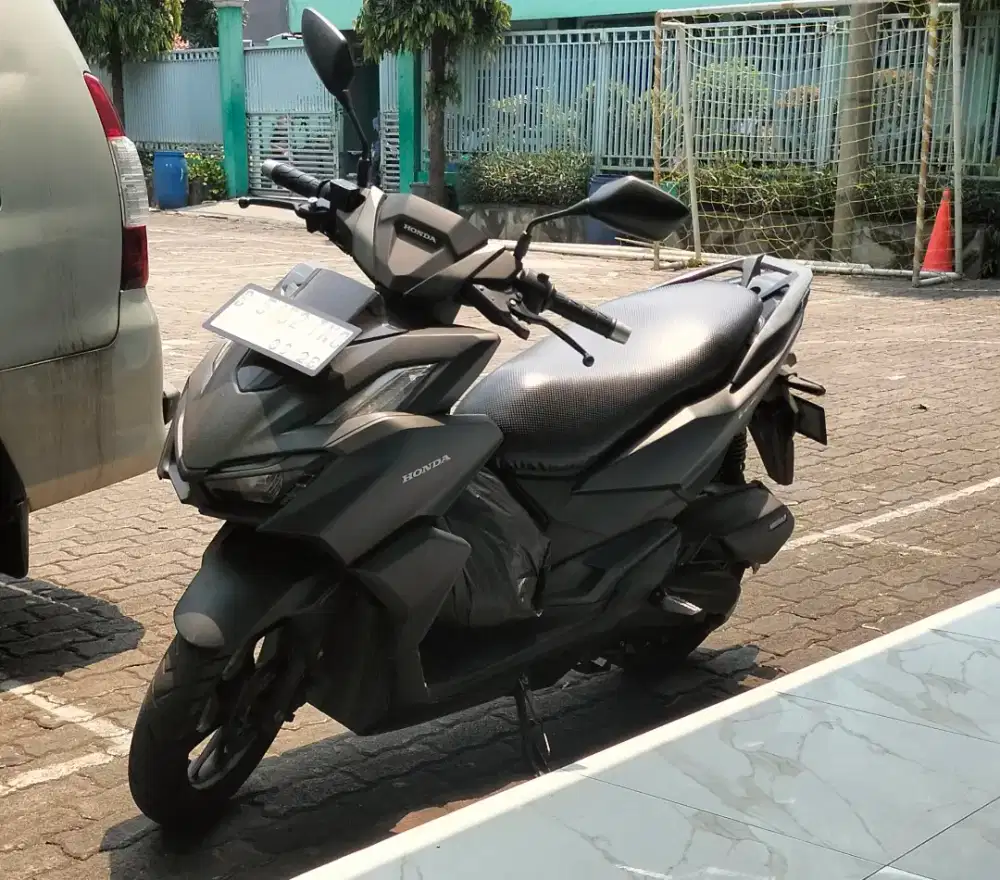 Honda Vario 160 keyles 2023 mulus Gress komplit pajak panjang