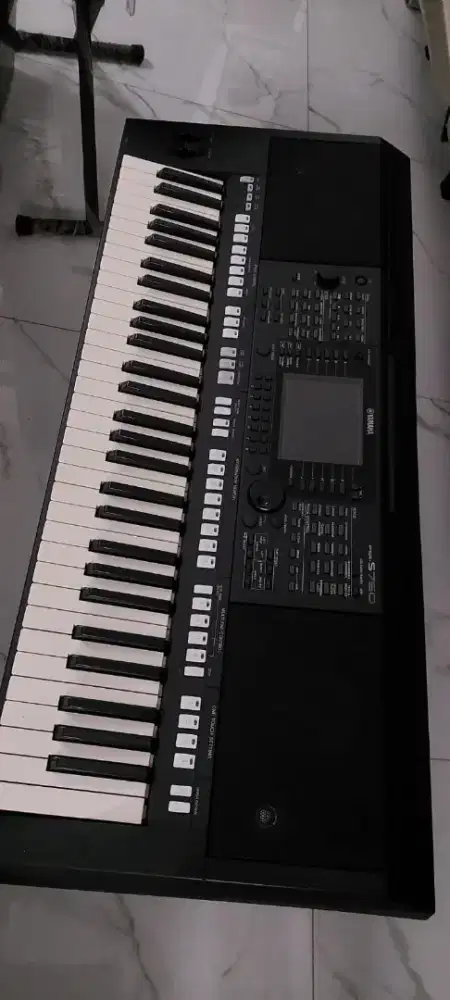 Keyboard Yamaha psr S750