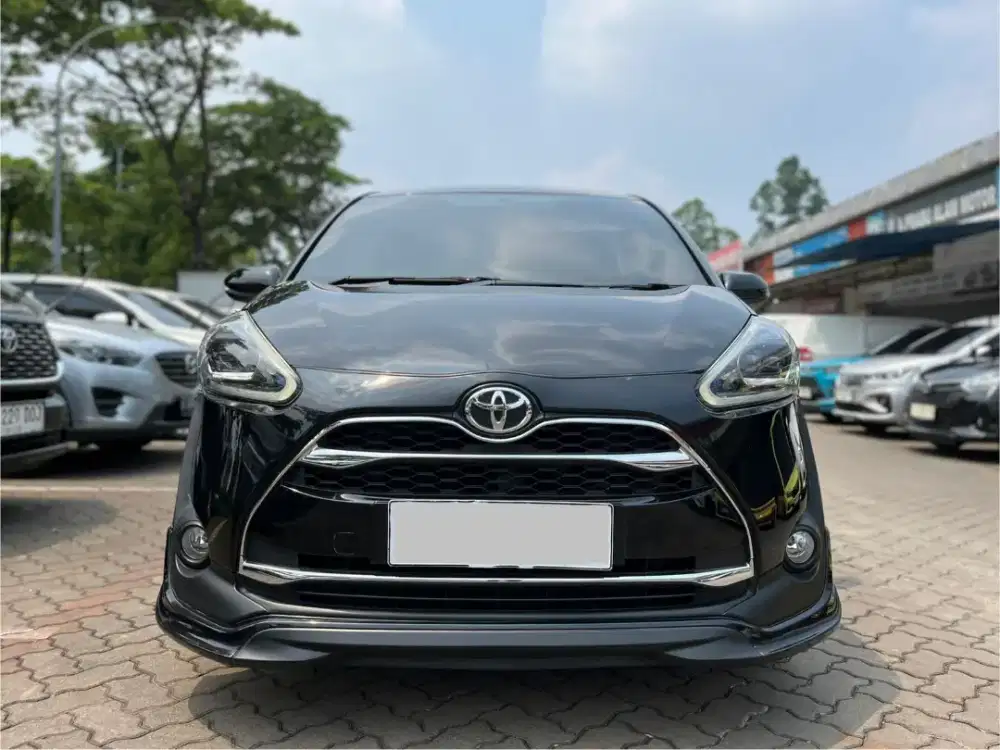 TERMURAH TOYOTA SIENTA Q 1.5 AT 2017 HITAM