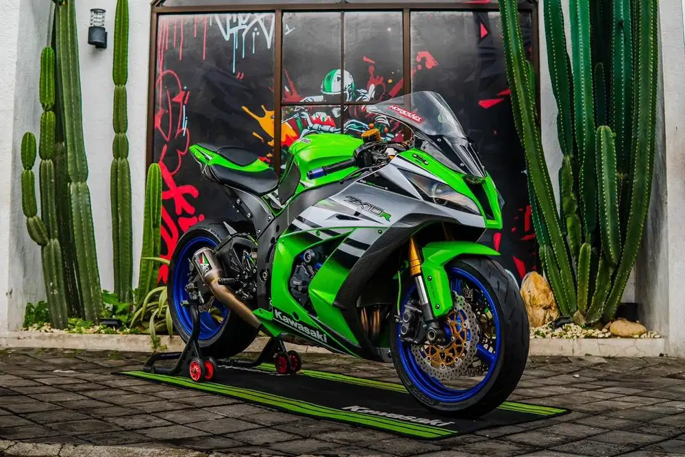 Kawasaki ZX10R 2016 Anniversary 30 th R1M CBR1000RR-Sp H2 S1000RR