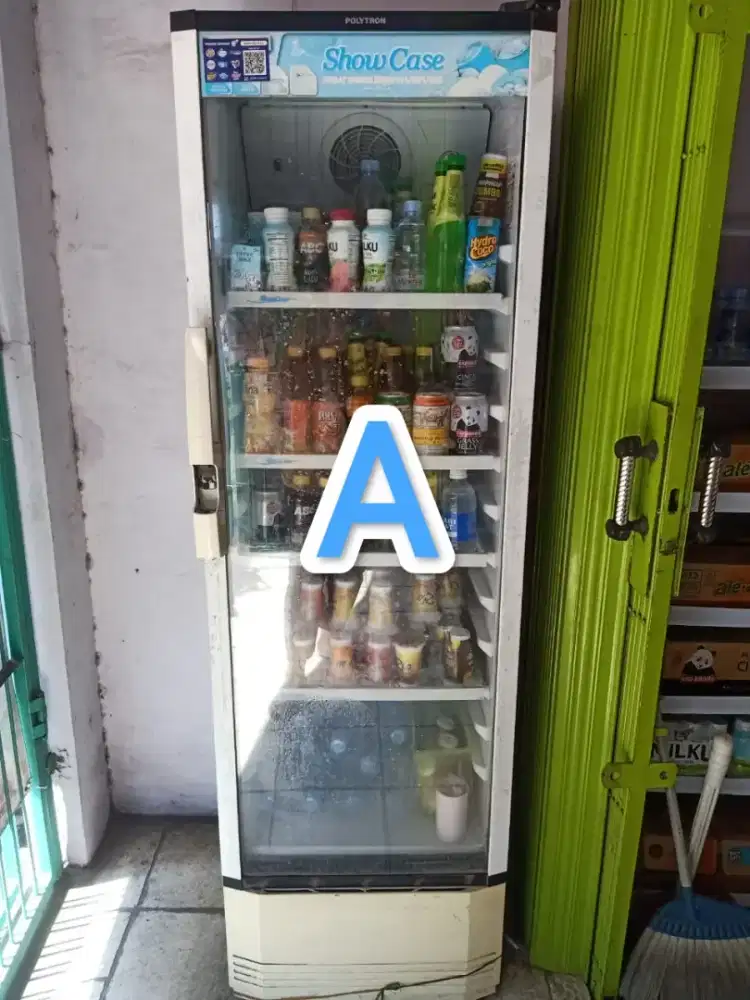 Perabotan  Bekas Warung (showcase, etalase, rak jajan, dll)