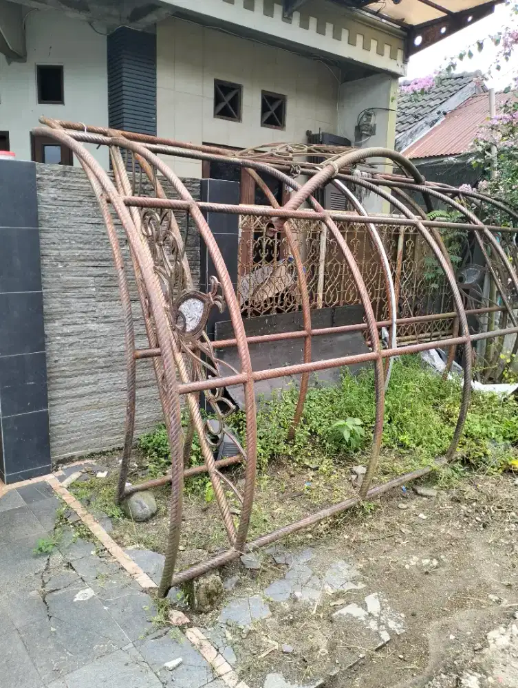 Canopi besi pipa ulir