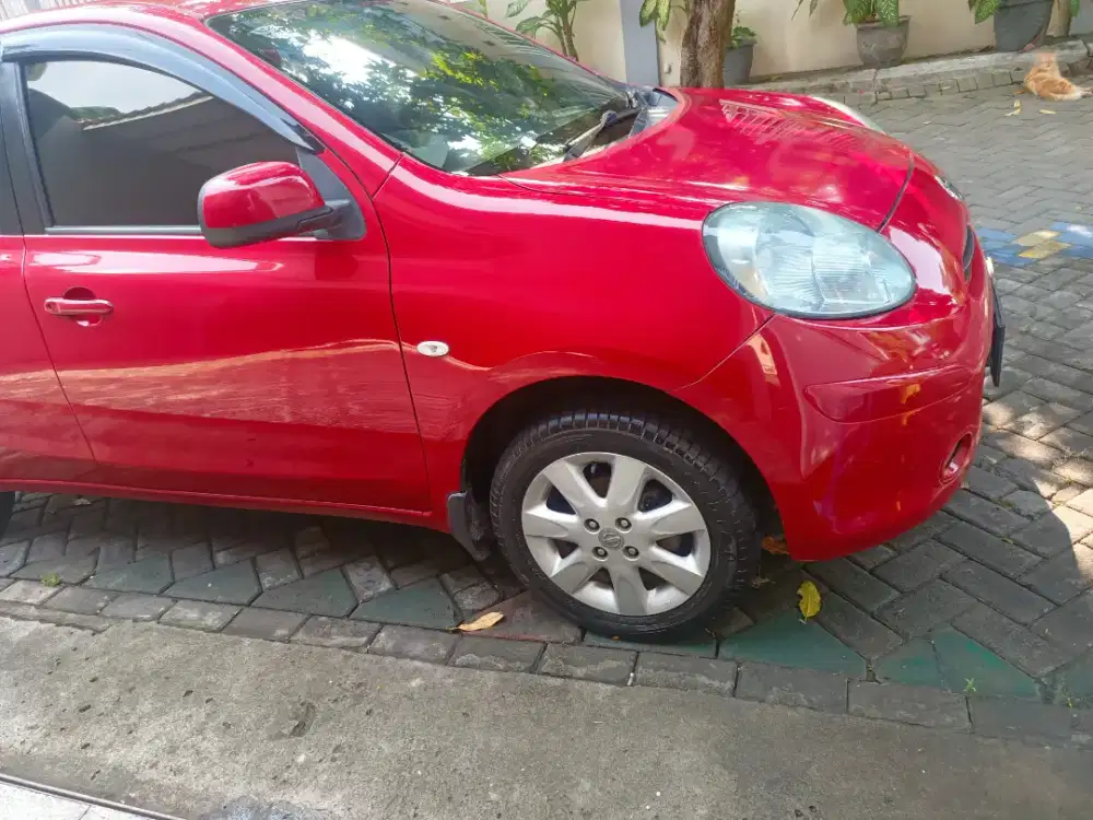 Dijual Nissan March 1.2 th 2012