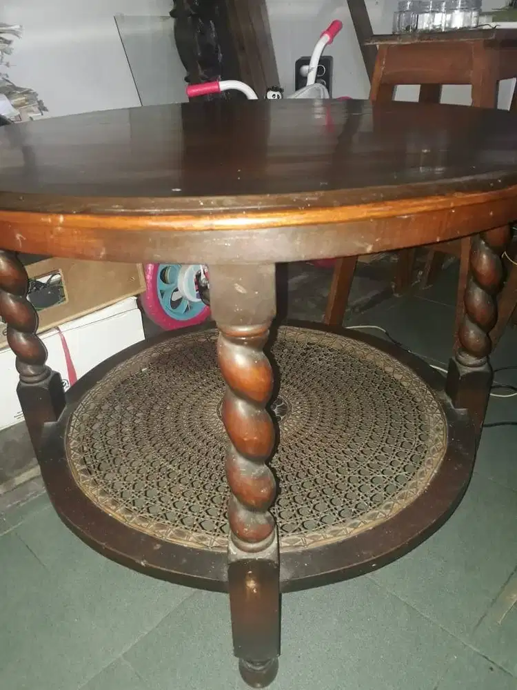 Meja Antik (Kayu Jati) / Round Coffee Table gaya Kolonial Belanda