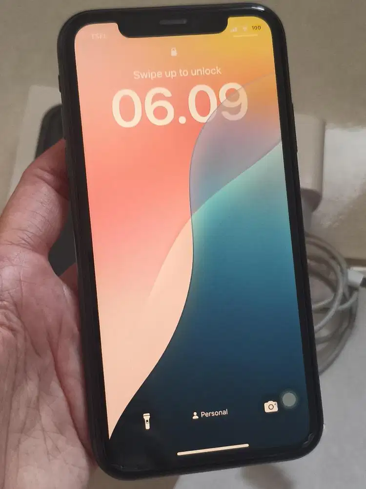 Apple Iphone 11 64 GB black good condition