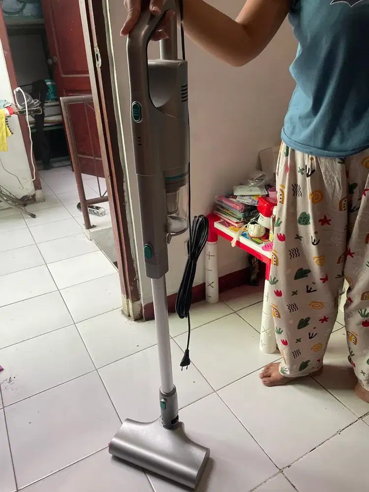 Brand New Out Box Vacuum Cleaner GWEICH