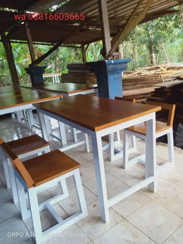 Meja kursi cafe minimalis dan makan