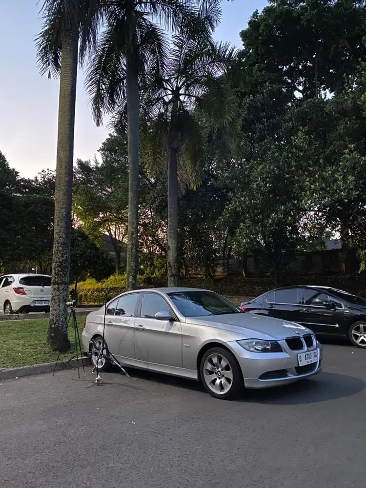 BMW 320i 2008 Bensin