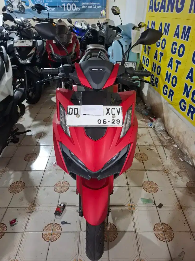 Honda Vario 160cc 2024 cbs merah