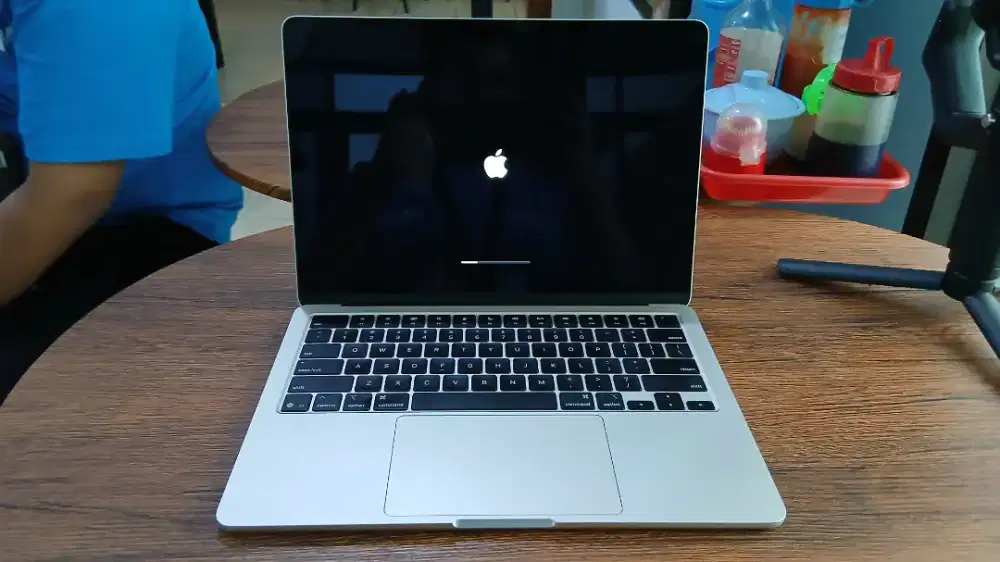 Macbook air 4 2025 16/512