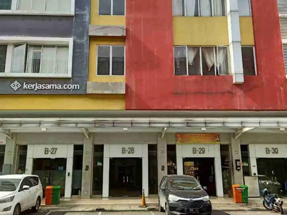 Ruko 3 lt siap pakai di sinpasa summarecon bekasi