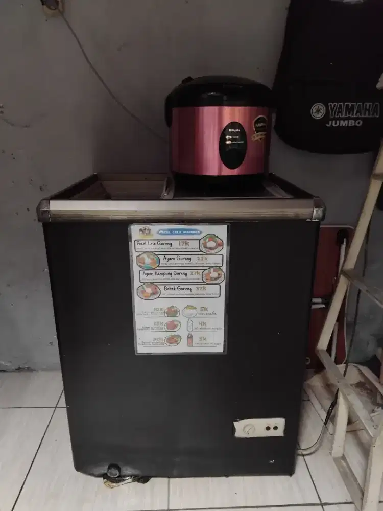 Di jual frezeer bekas merk gea 100 liter