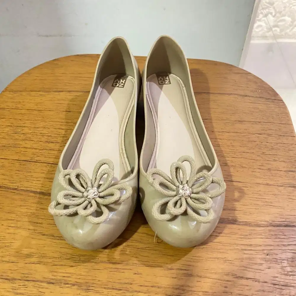 Sepatu Flat Wanita Zaxy Beige