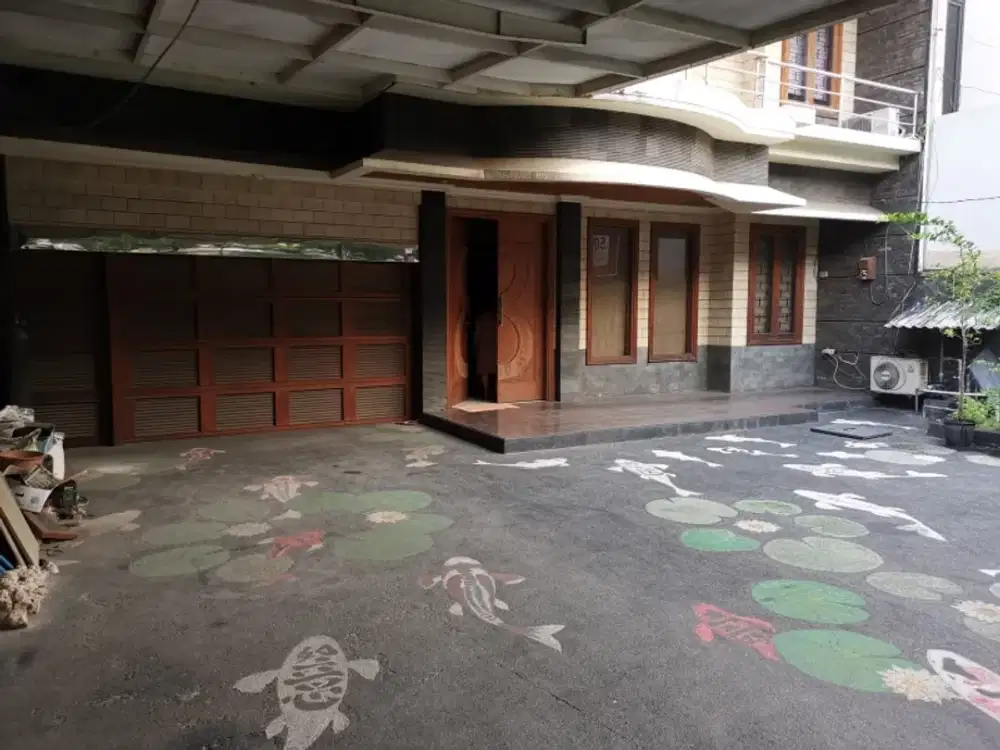 Rumah Usaha Raya Darmo Permai II