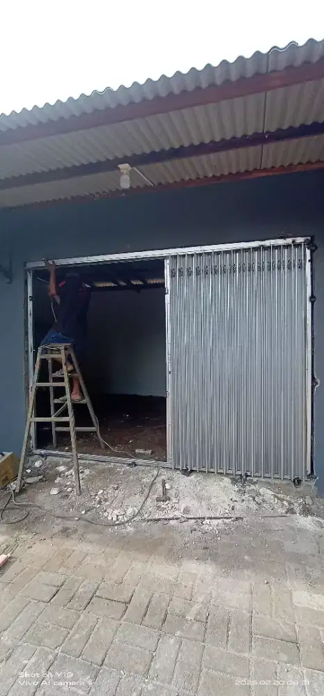 pintu harmonika
