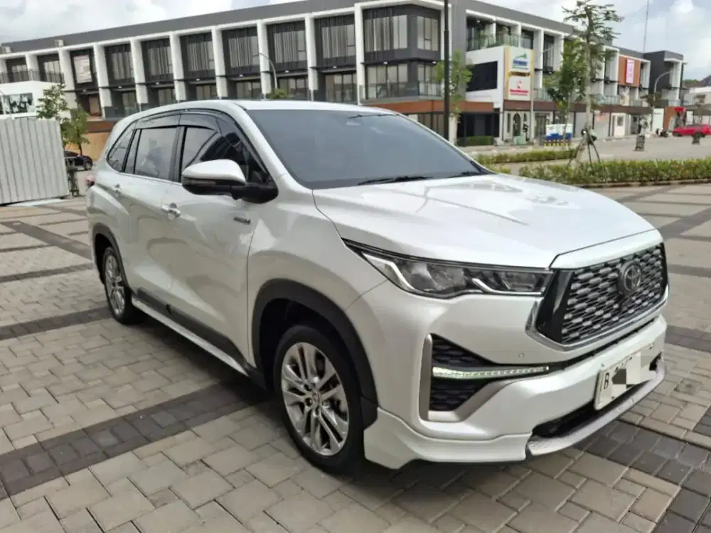 Toyota Innova Zenix Hybrid 2.0 Q CVT TSS Modelista 2023 Putih