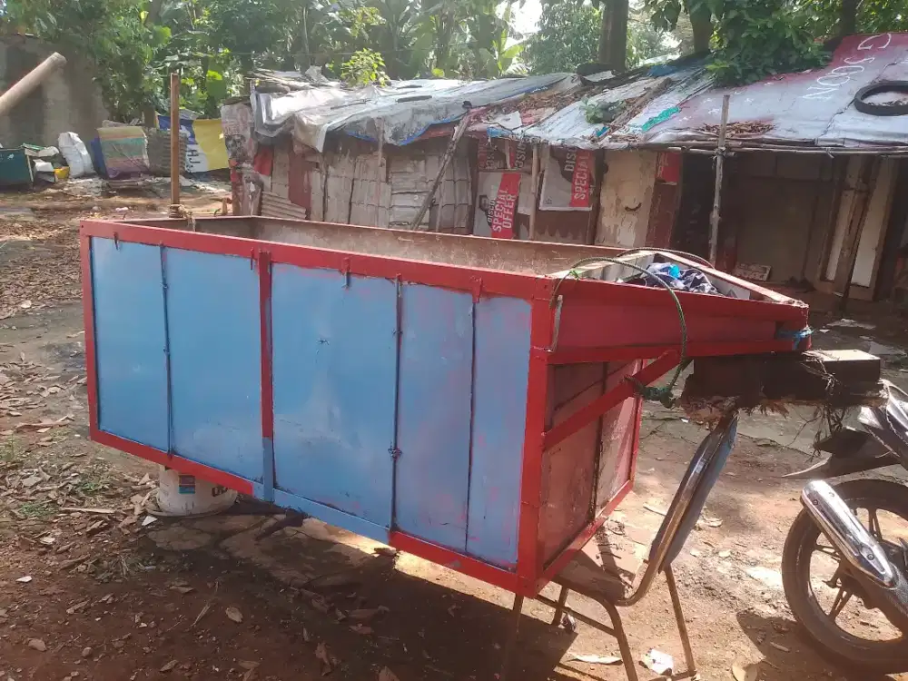 Grobak sampah bahan besi dan bahan aluminium