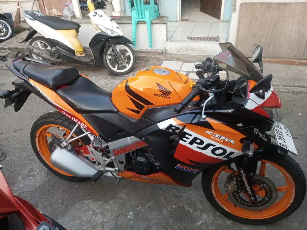 jual motor secepat mungkin ,minat chat no tipu tipu motor masih mulus