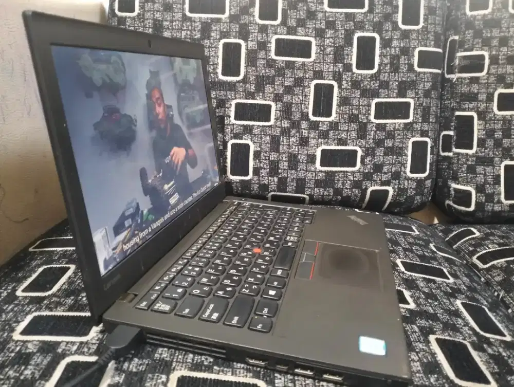 Thinkpad x260/core i5 -6200/RAM 16 SSD 128 windows 11 siap kerja