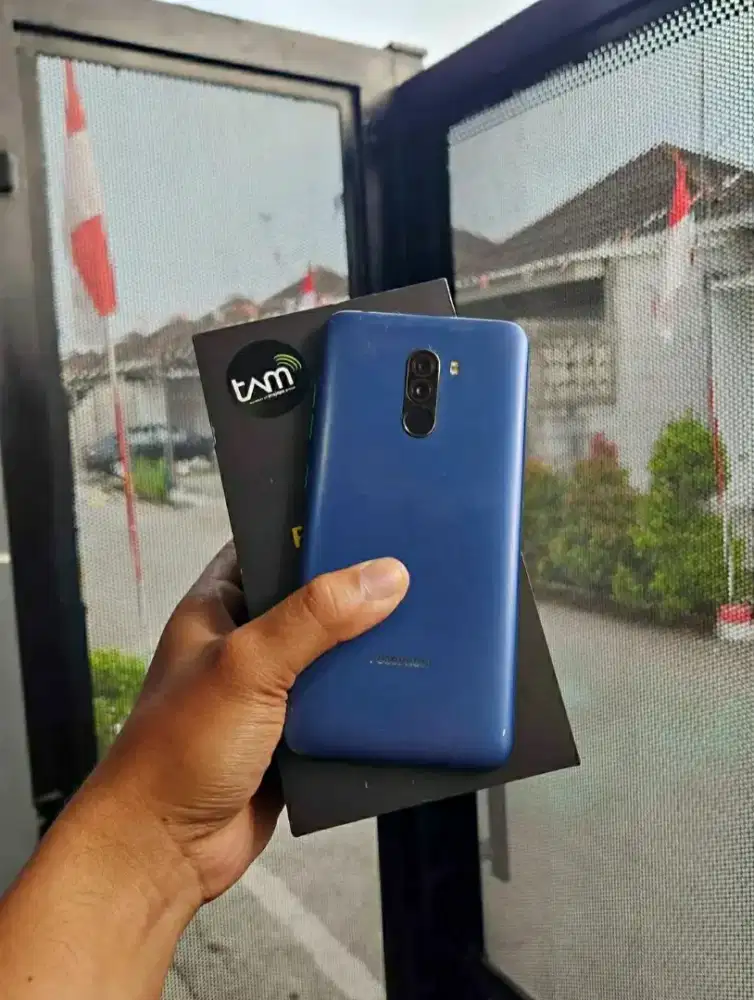 POCO F1 6/128 Lengkap