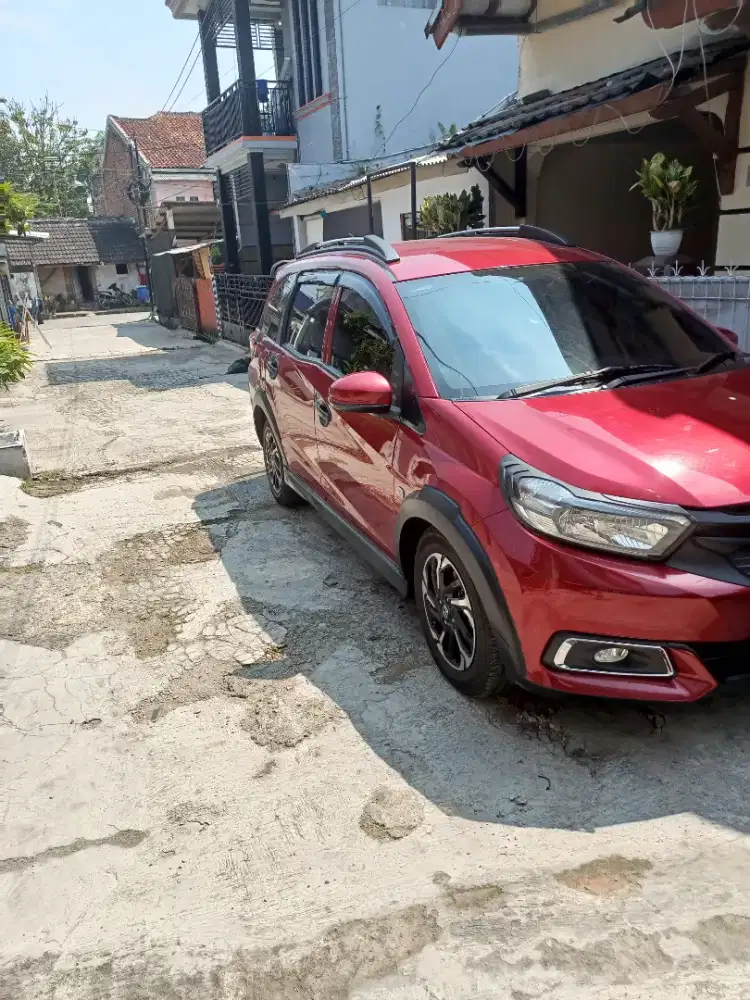 Bismillah.mau jual mobil kesayangan