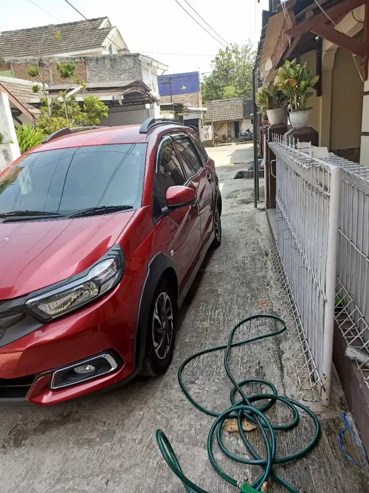 Bismillah.mau jual mobil kesayangan