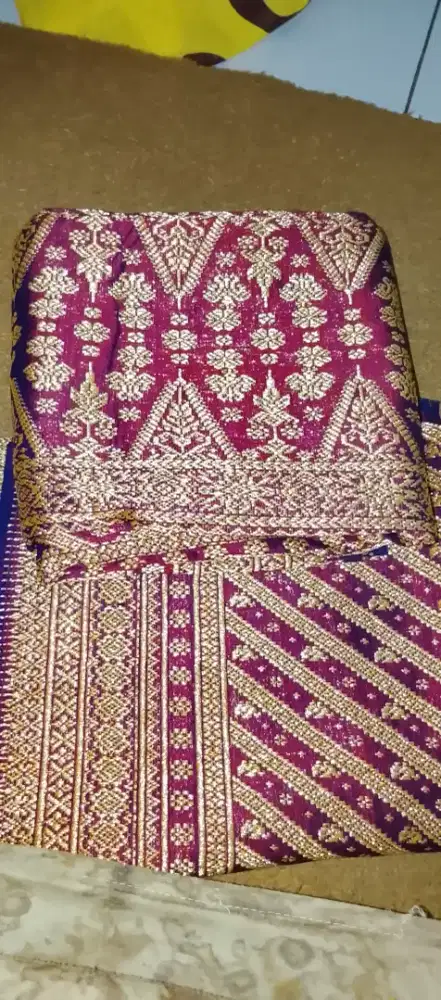 Songket palembang dan kebaya