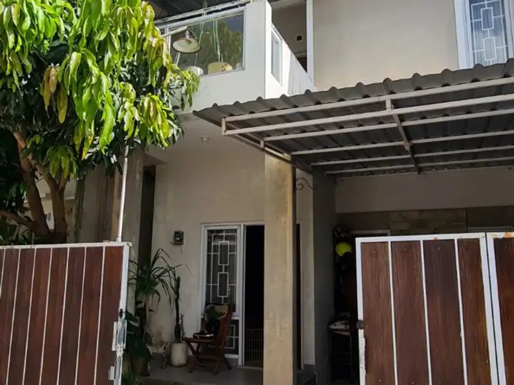 Rumah 2 Lantai Dalam Perum Dekat Pasar Rejodani Sleman #Kode : RSH 129