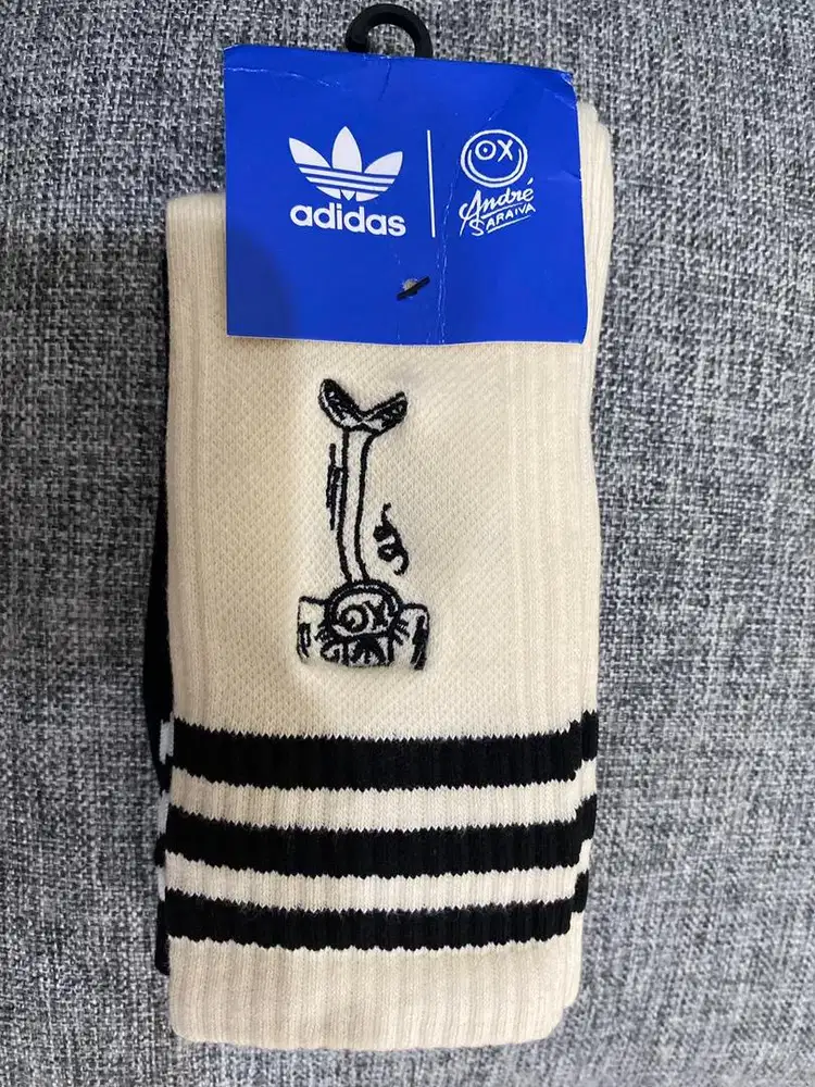 Sold ;Kaos kaki adidas x andre saraiva