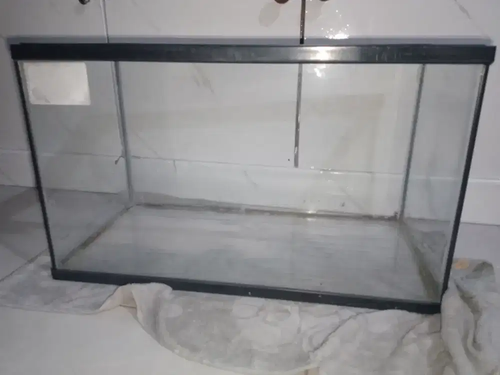 Aquarium akrilik UK P x L x T / 59x29x36