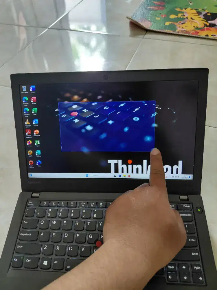 Thinkpad X270 Touchscreen i7 7600u/8/256 fhd ips Backlight