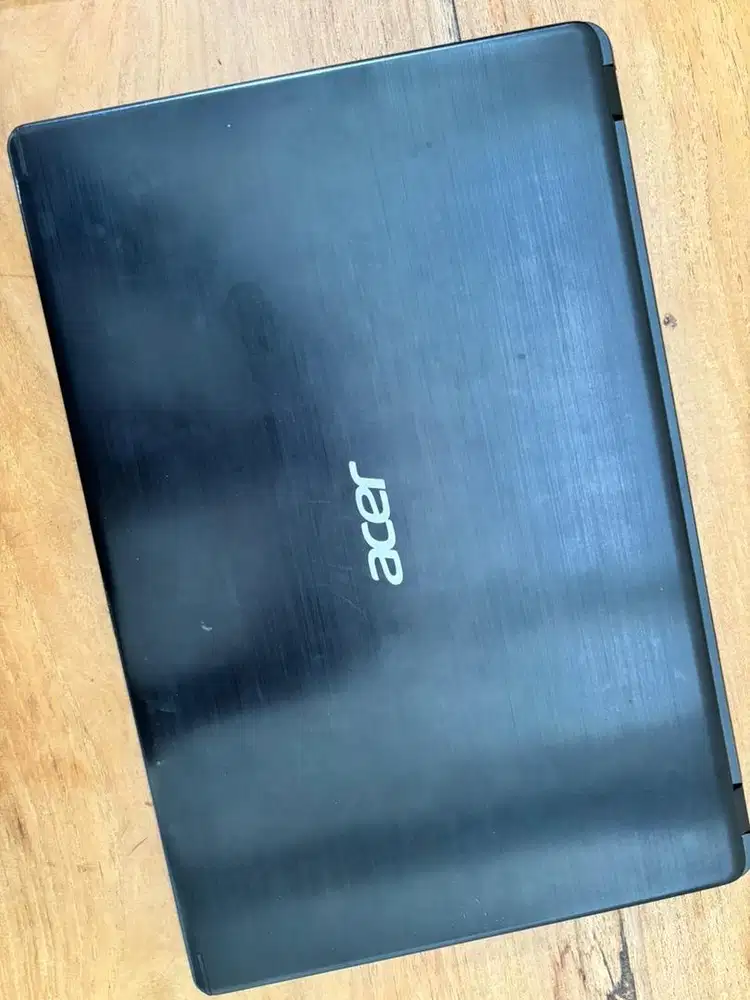 ACER ASPIRE 515-52 i5 Like New