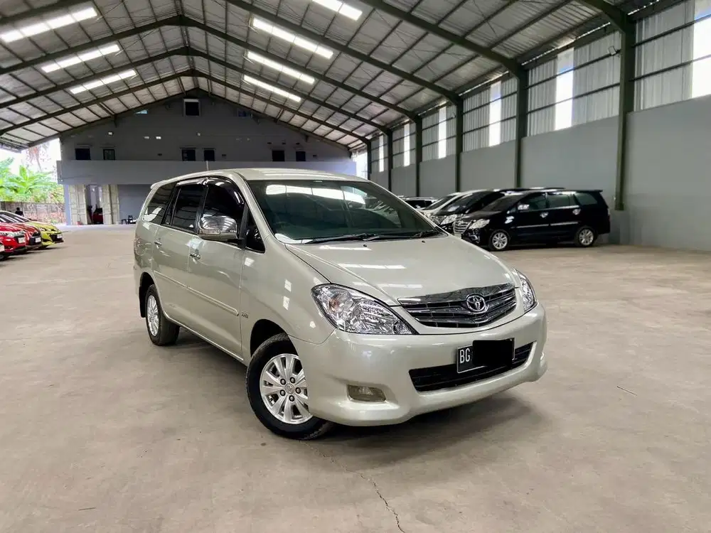Toyota Innova 2.0 V 2010 / 2011 MT Manual, Sangat terawat