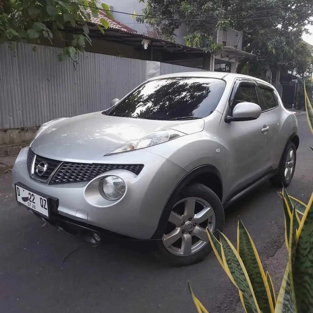 Nissan Juke RX AT 2011 automatic silver