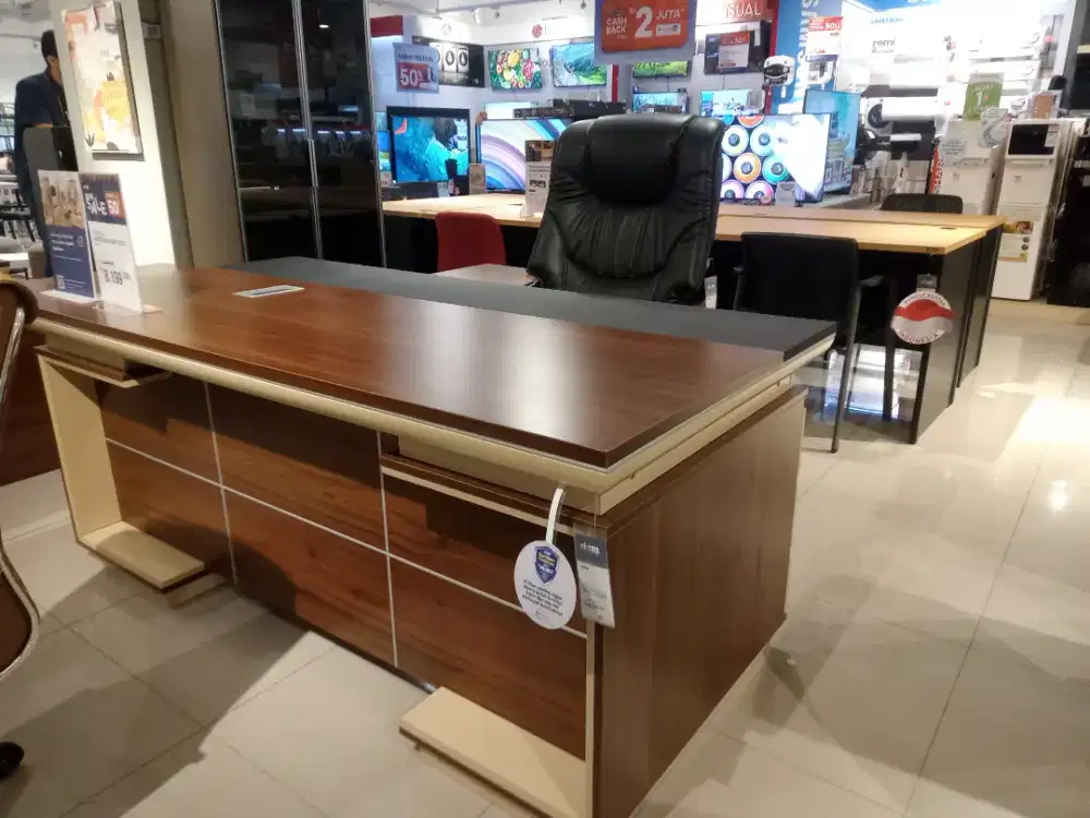 DESKING MONTHANA MGR DESK 1