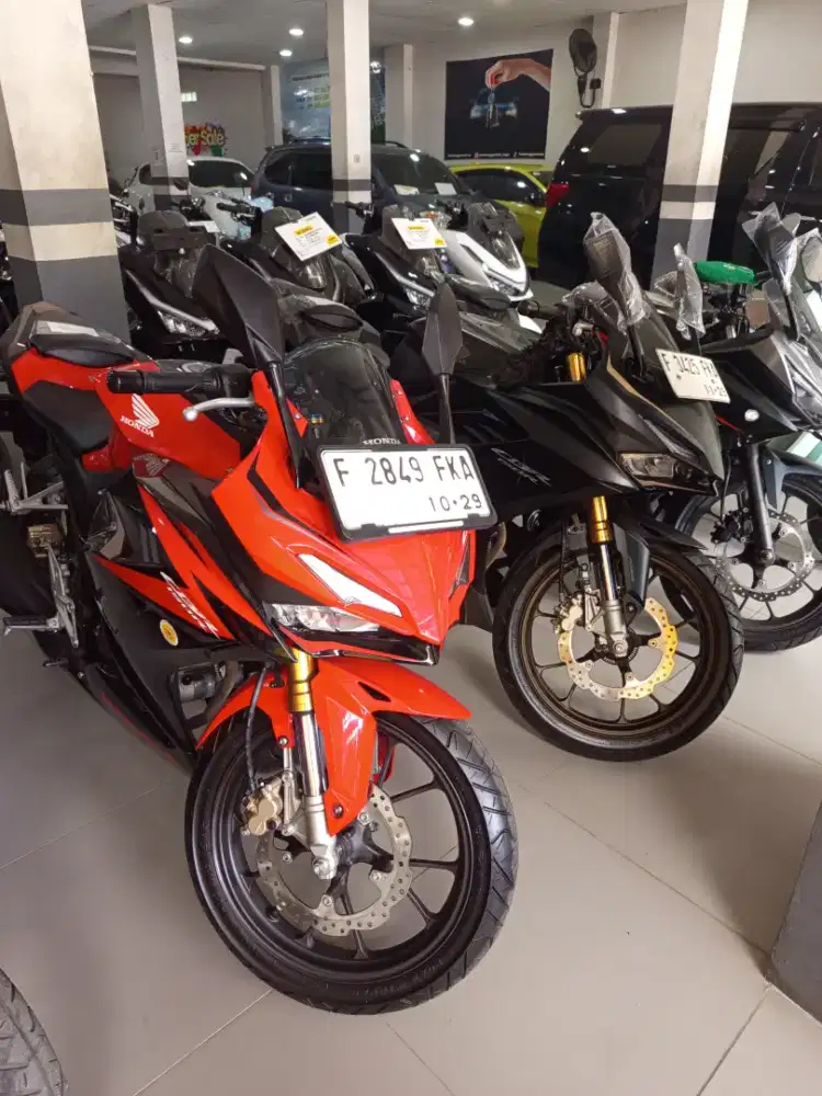 All new CBR 150R km 800 perak