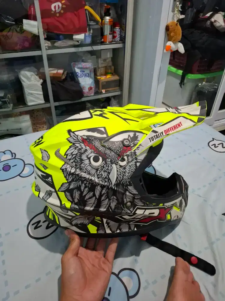 Helm jpx cross hijau