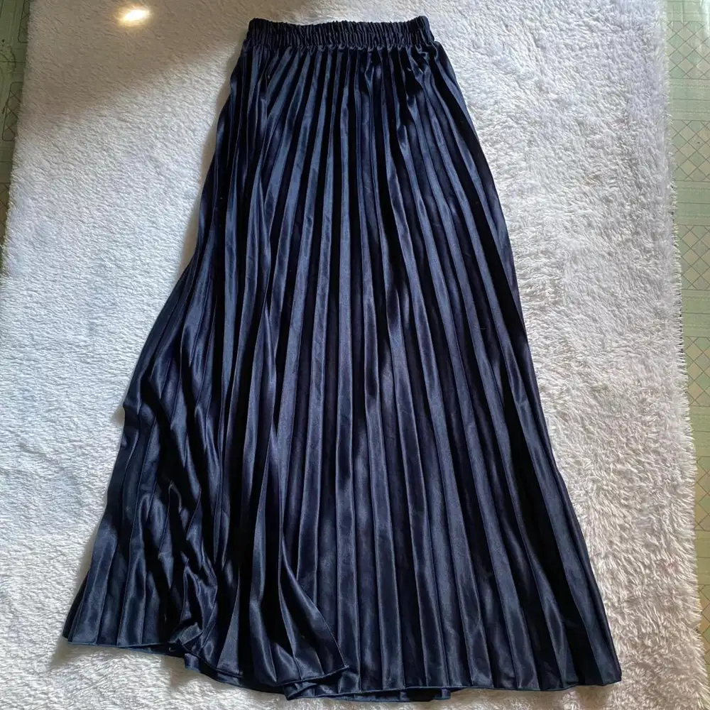 Rok Plisket Biru Navy
