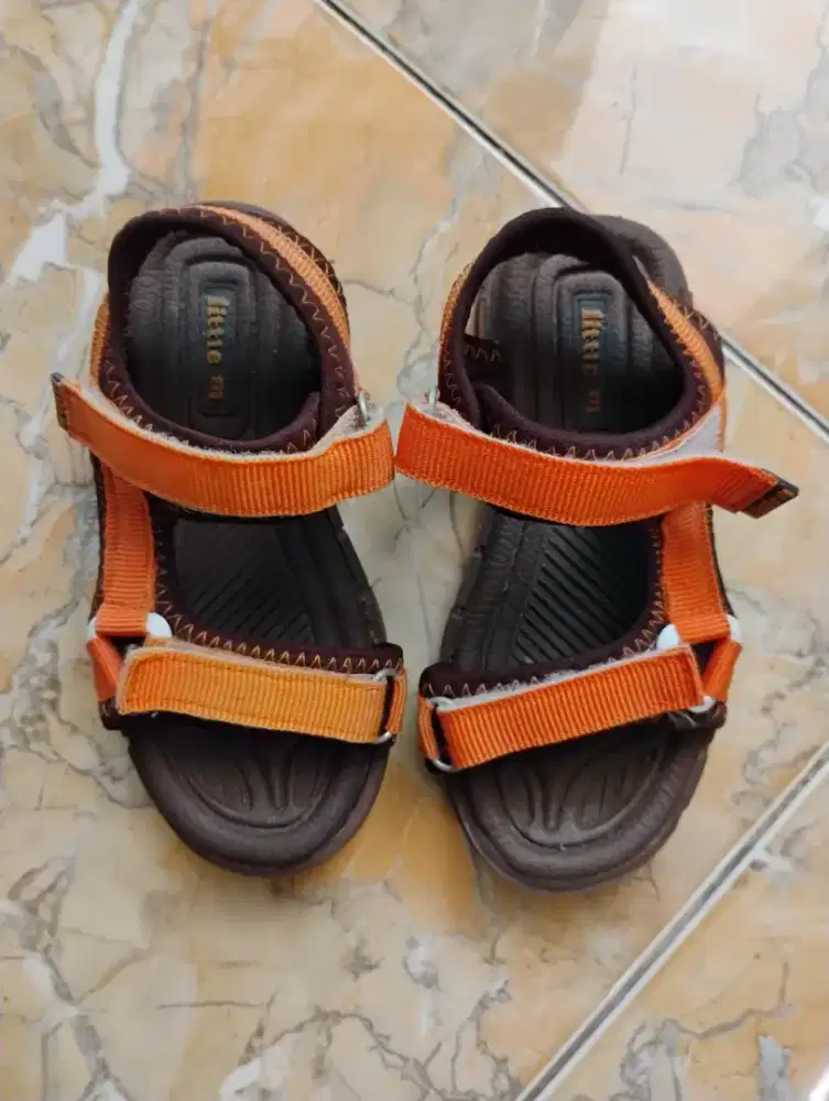 Sepatu sandal Little M