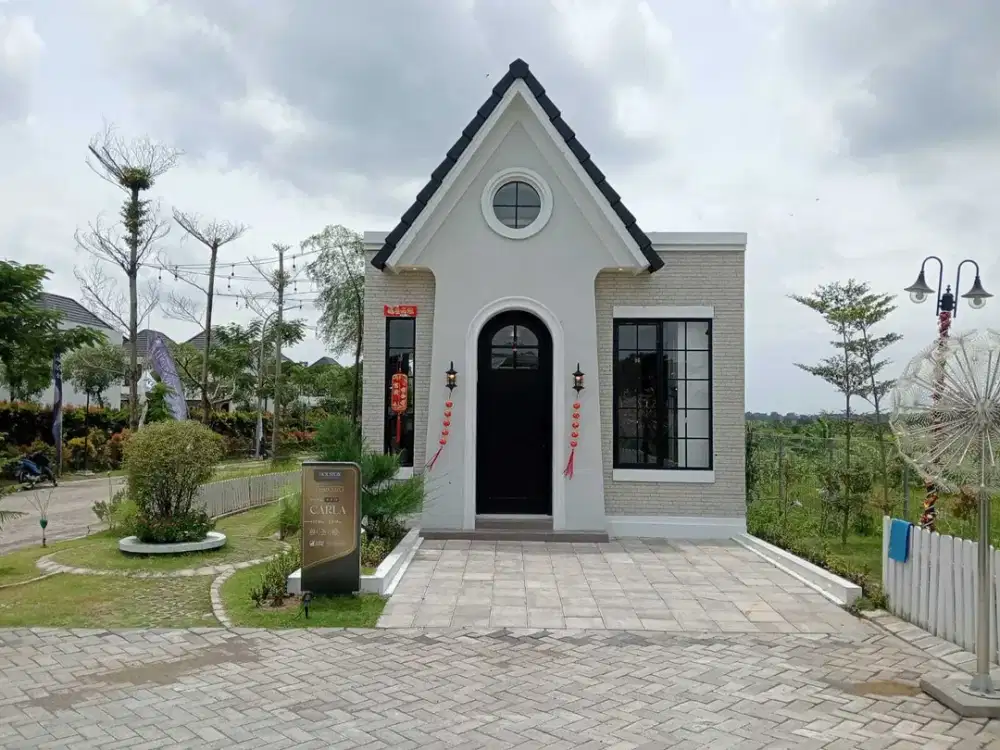 Rumah dengan Konsep American Style di Mansion Nine, dekat area Wiyung