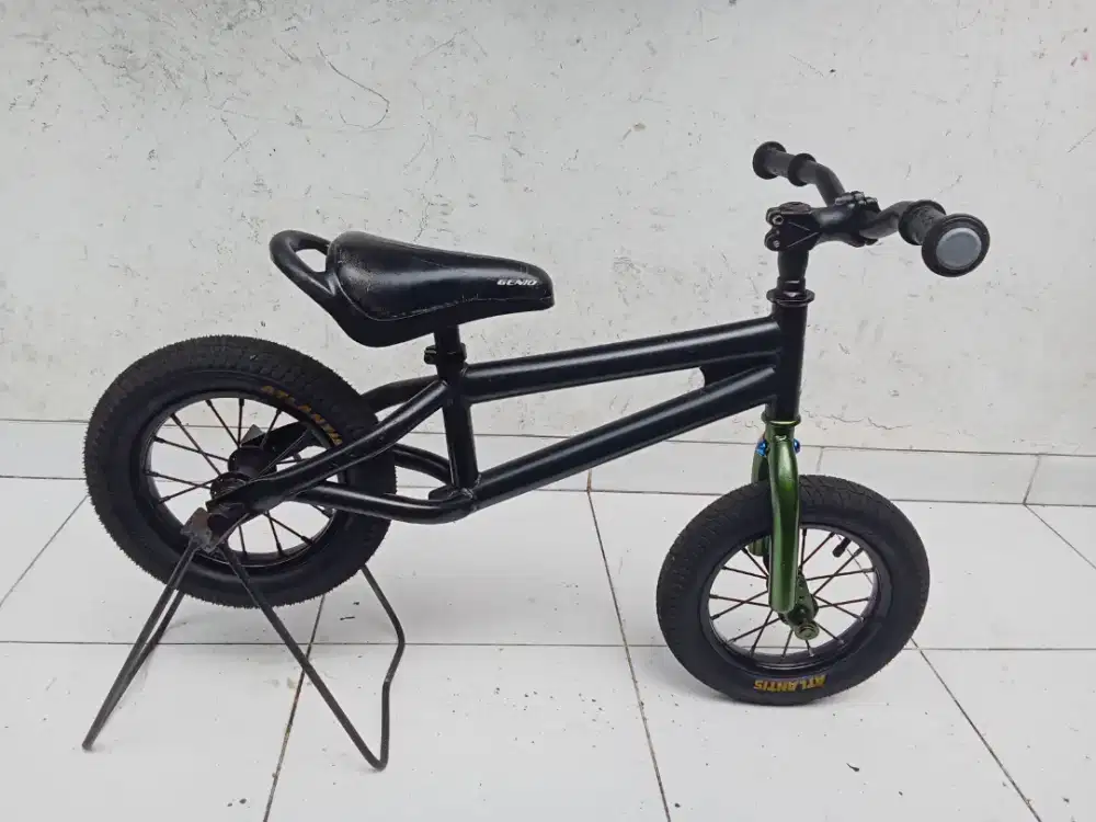 Sepeda balance bike