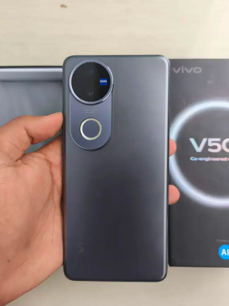 Vivo V50 12/256gb fullset ori