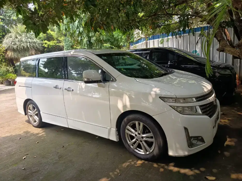 Nissan Elgrand bensin 3.5 highwaystar