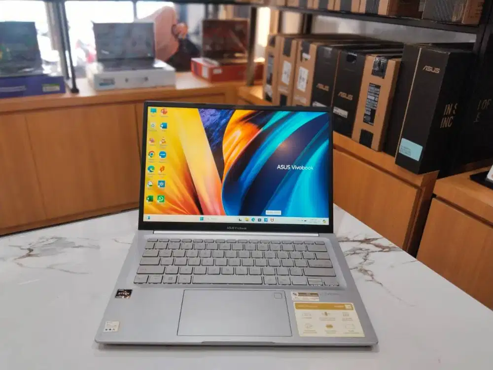 ASUS VIVOBOOK M1403Q RYZEN 5-5600H/RAM8GB/SSD512GB/14 FHD/SPEK TINGGI