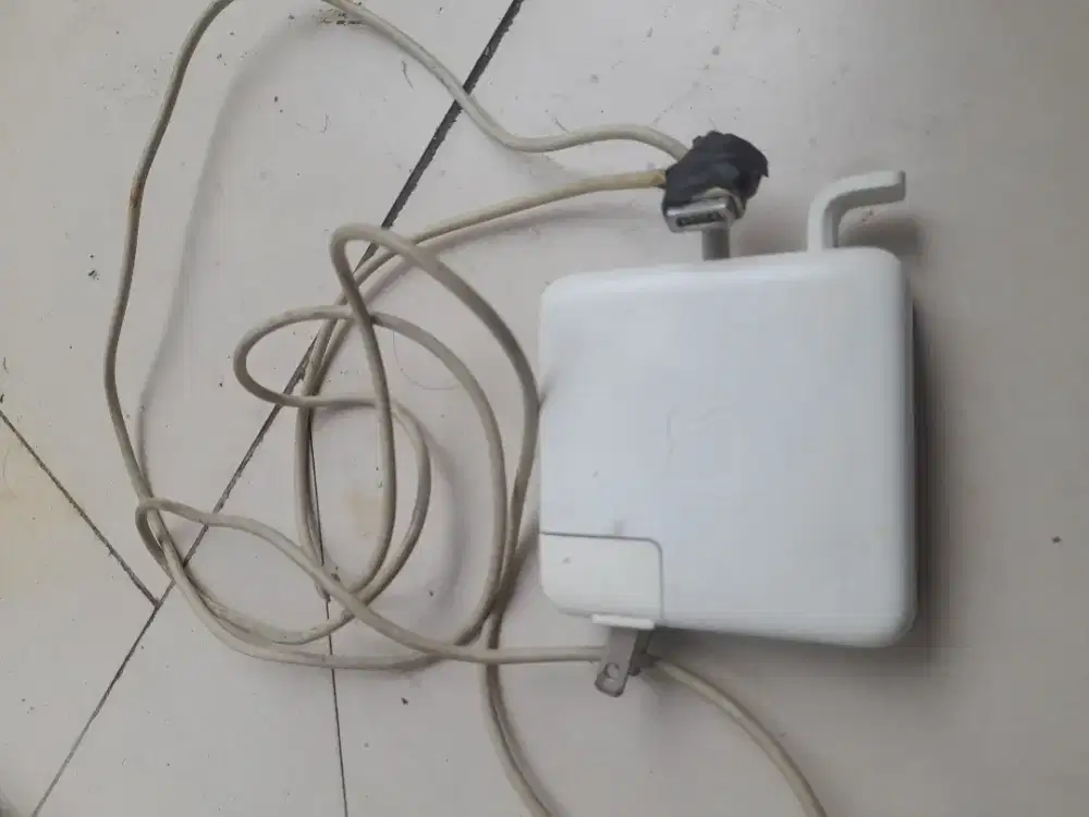 Adaptor apple ori