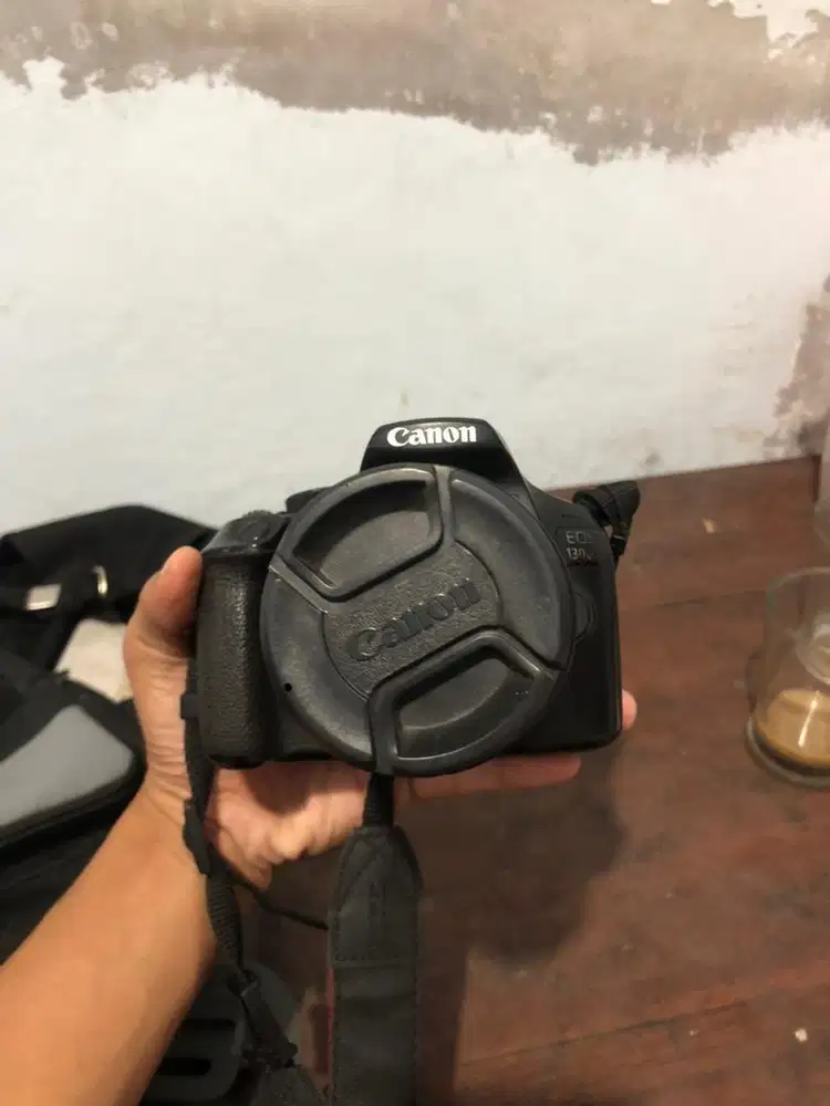 Canon 1300D Minus