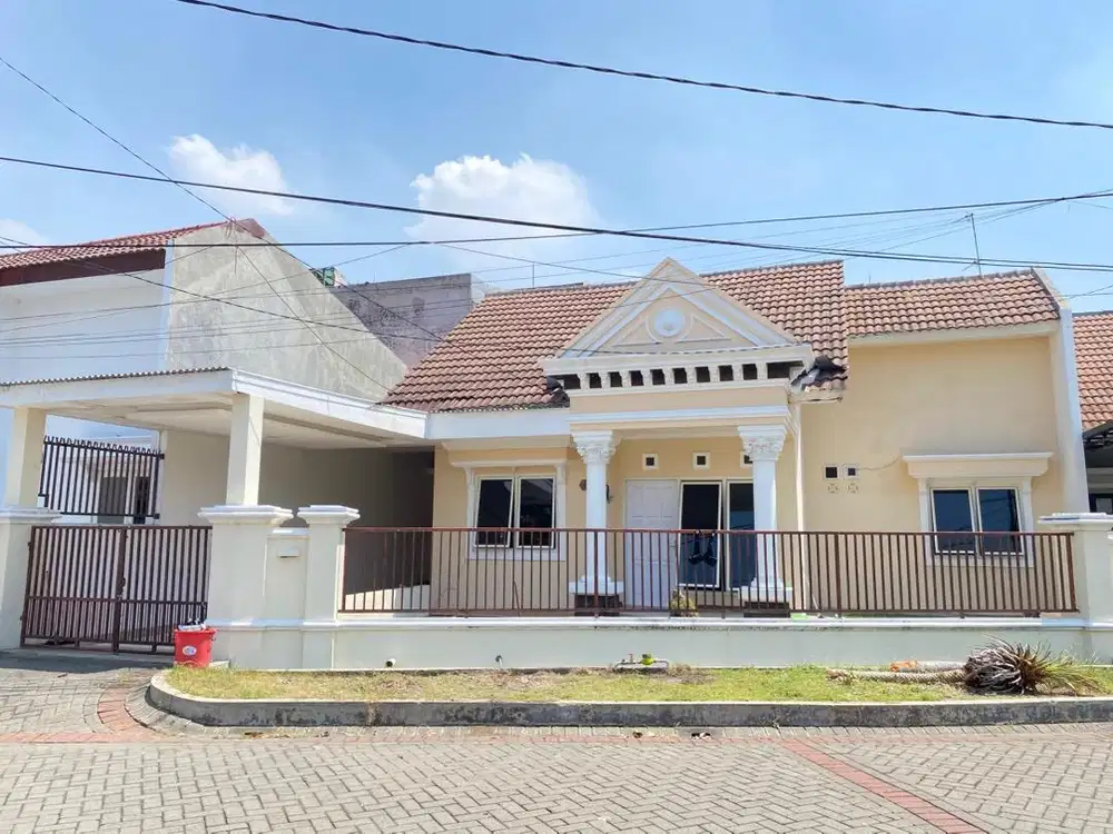 DIKONTRAKKAN RUMAH LUAS 240 M2