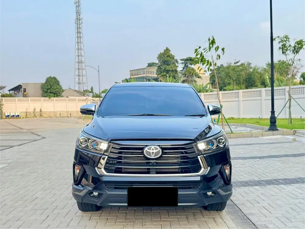 (KM 30 RIBU) Toyota Kijang Innova Venturer Diesel A/T Hitam 2022
