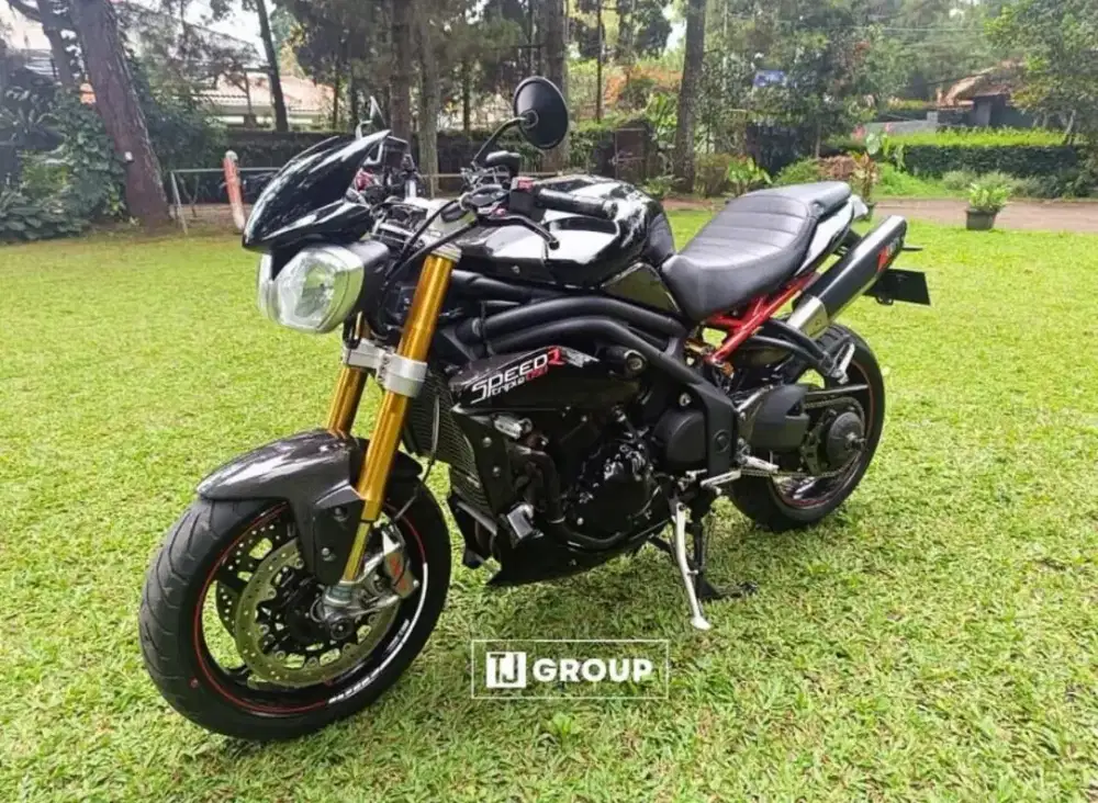 FOR SALE!! TRIUMPH SPEED TRIPLE 1050 R 2015
