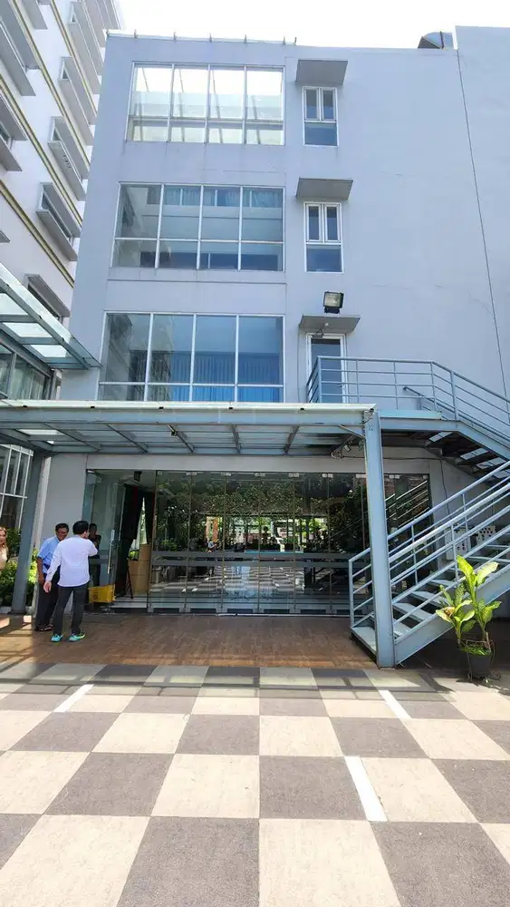 DISEWA GEDUNG KOMERSIAL 4 LANTAI NOL JL RAYA NGINDEN PARKIRAN 10 MBL